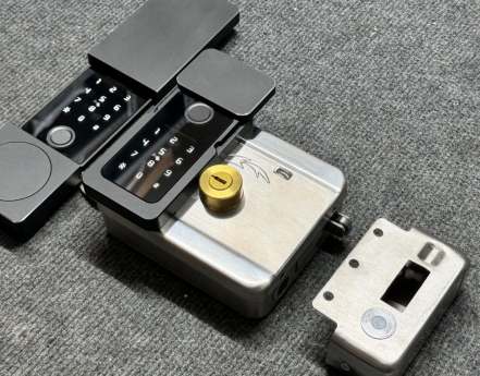 TLGA106-2S Khoá cửa cổng TTLOCK 2 mặt vân tay