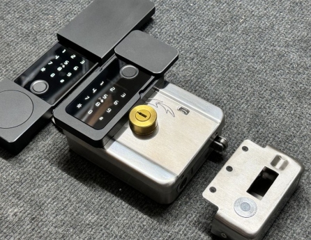 TLGA106-2S Khoá cửa cổng TTLOCK 2 mặt vân tay